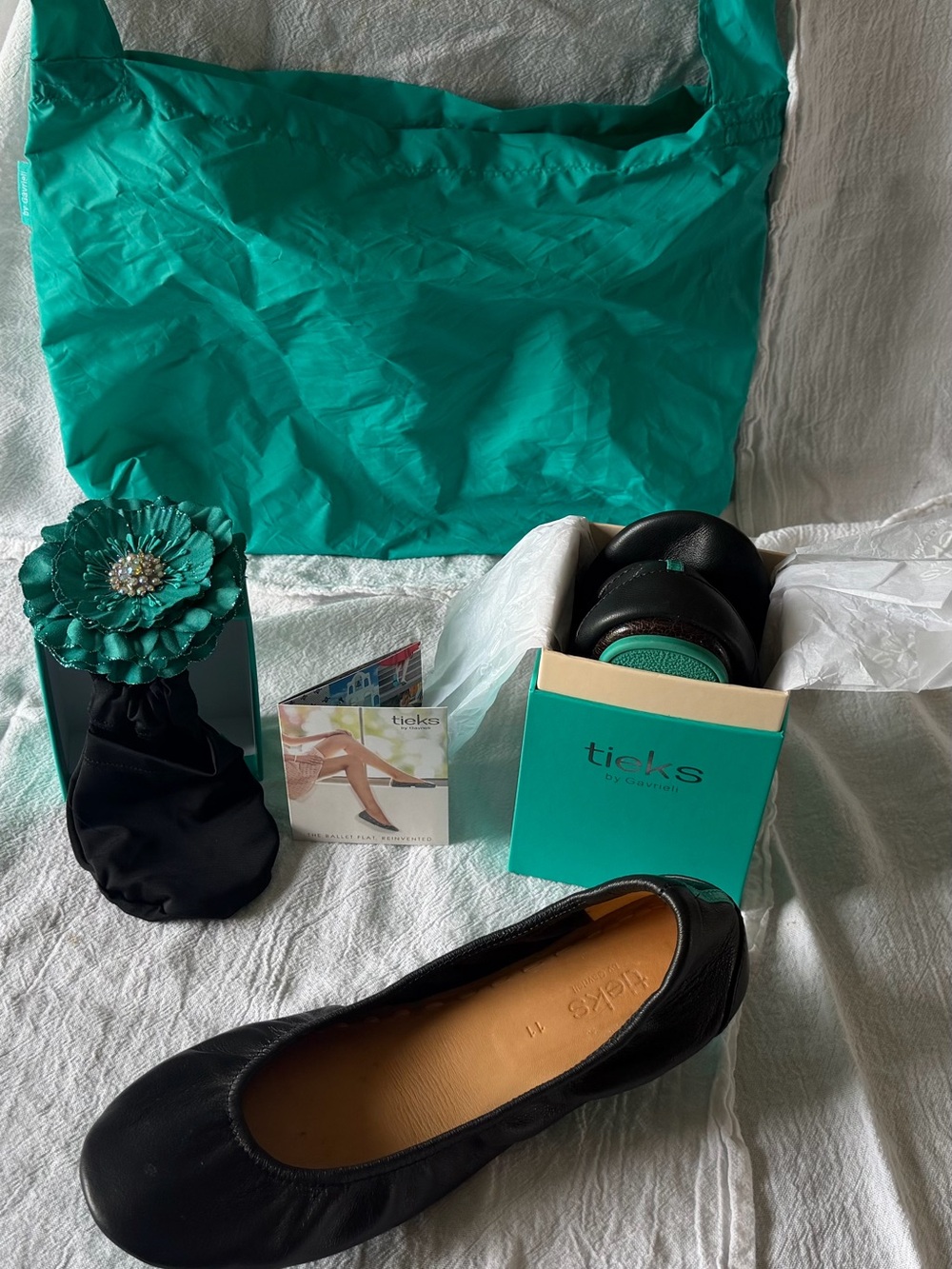 Tieks Women's Black Leather Ballet Flats with Teal Box & Accessories